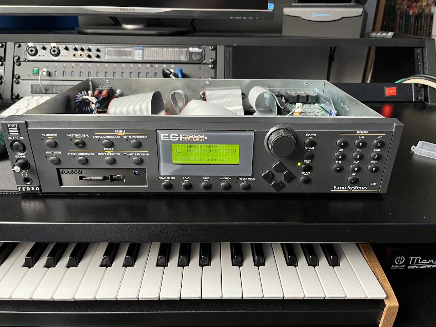 ZuluSCSI dans un E-Mu ESI4000