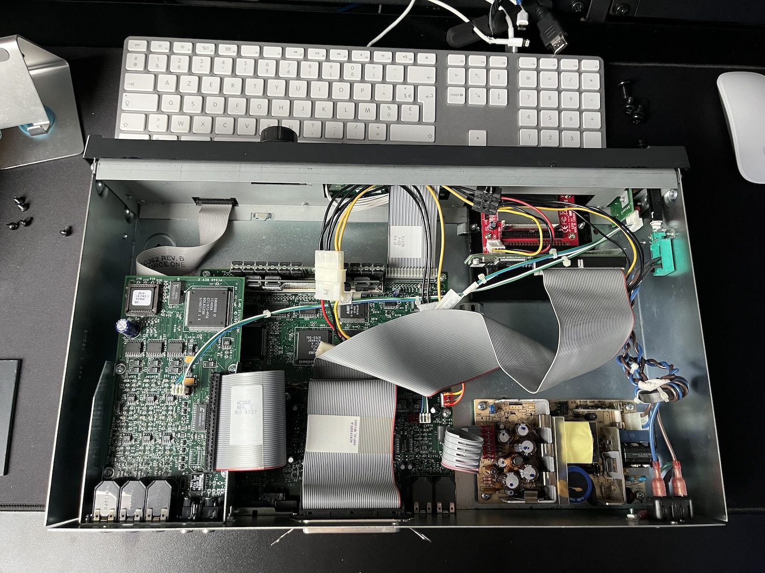 Int&eacute;rieur de l'E-MU ESI4000