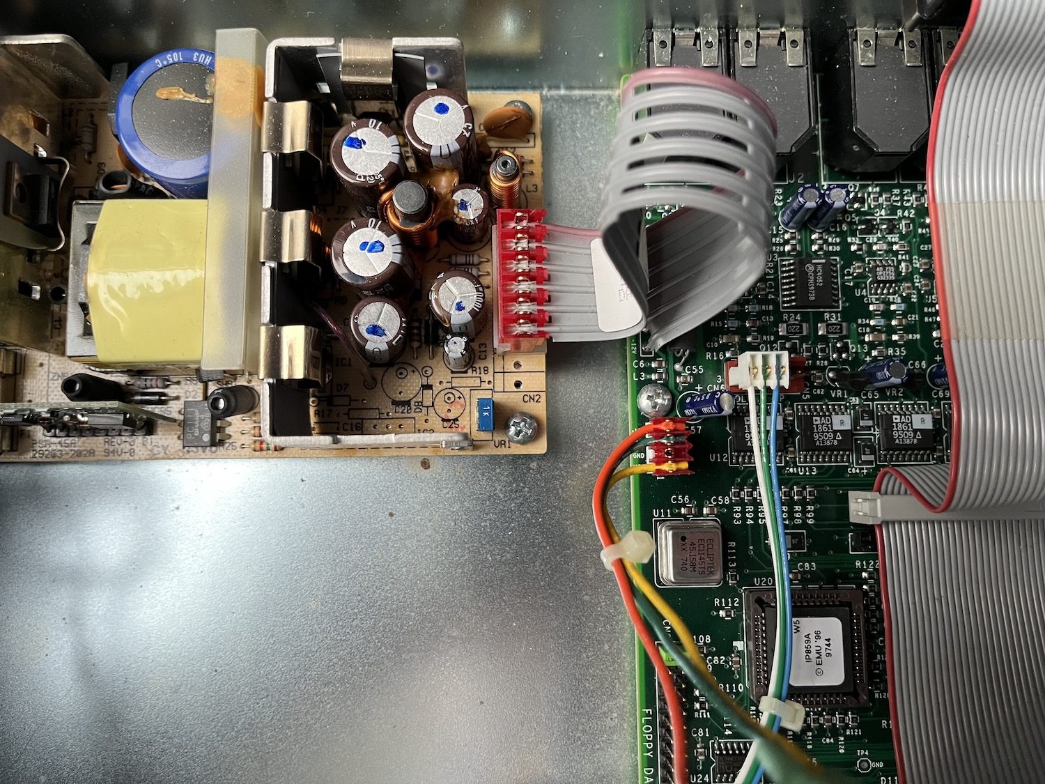 Cable d'alimentation et nappe SCSI E-MU ESI4000